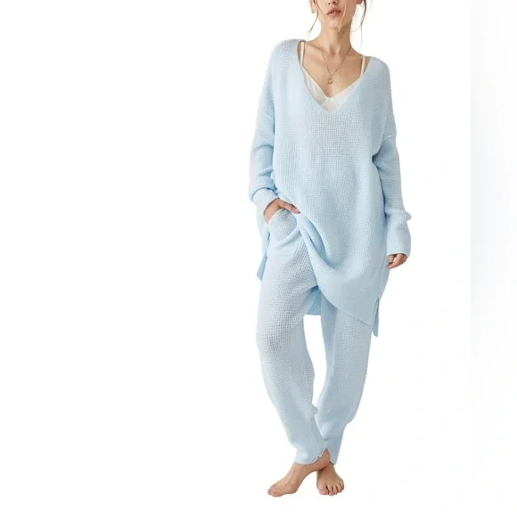 Free People C.O.Z.Y Soft Knit Pullover Lounge Top Oversized NEW Medium/Large - Picture 4 of 7